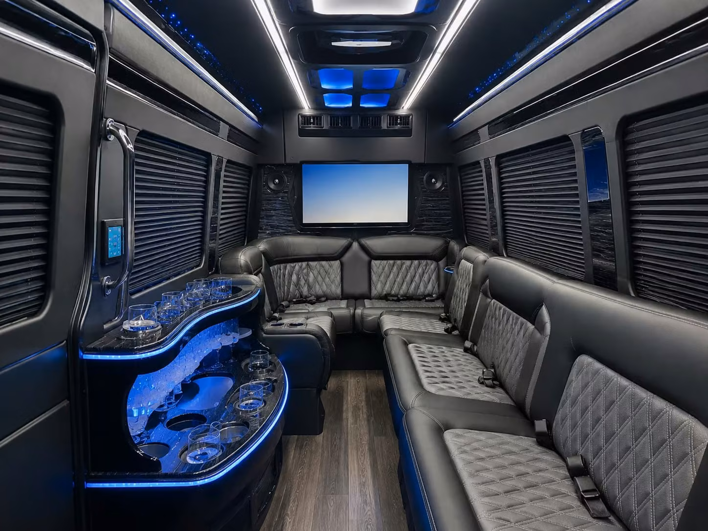 let charterbussterlingheights com handle the details for prom night in sterling heights