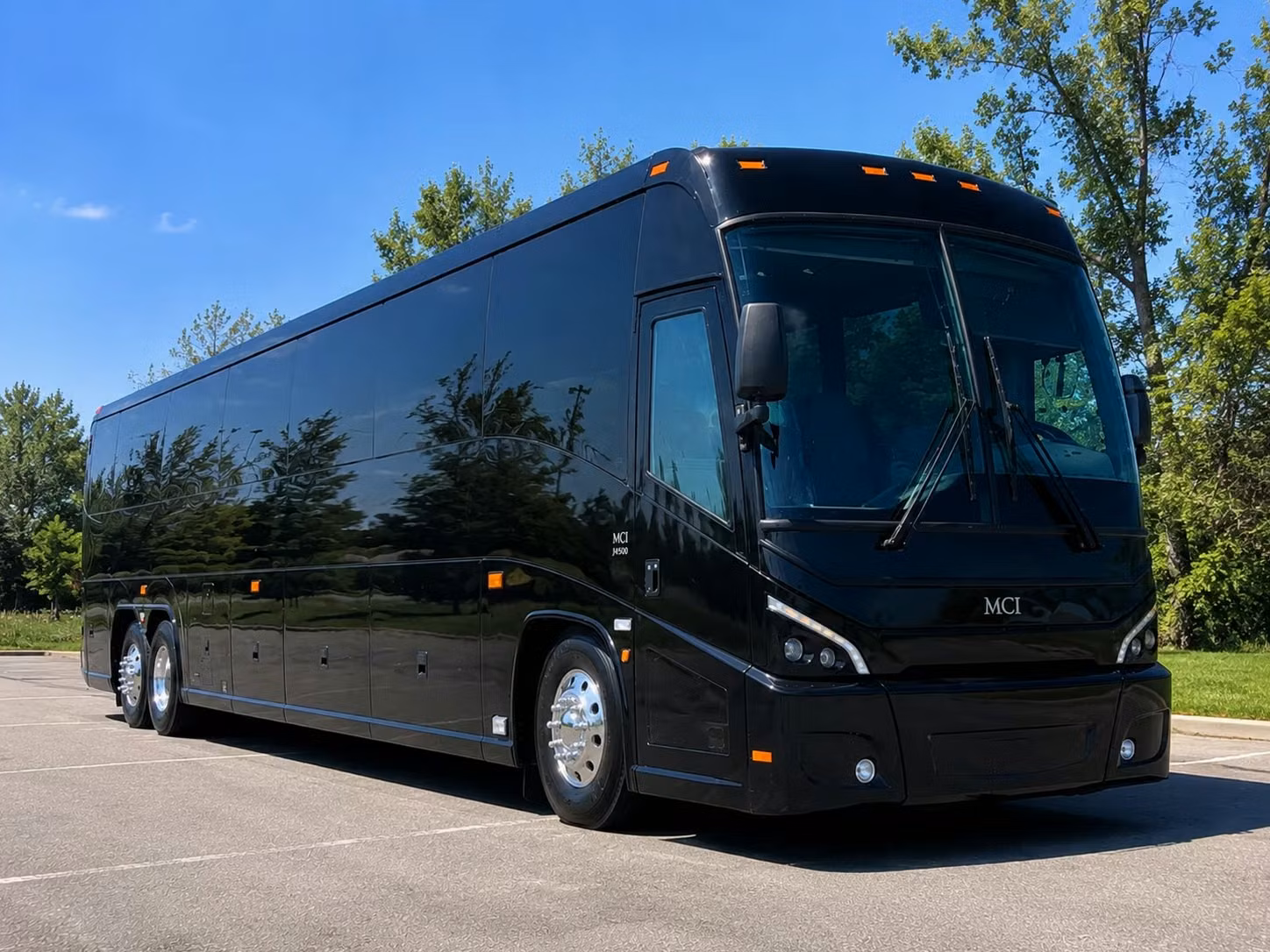 minibus rentals for sterling heights school trips to cranbrook and area museums