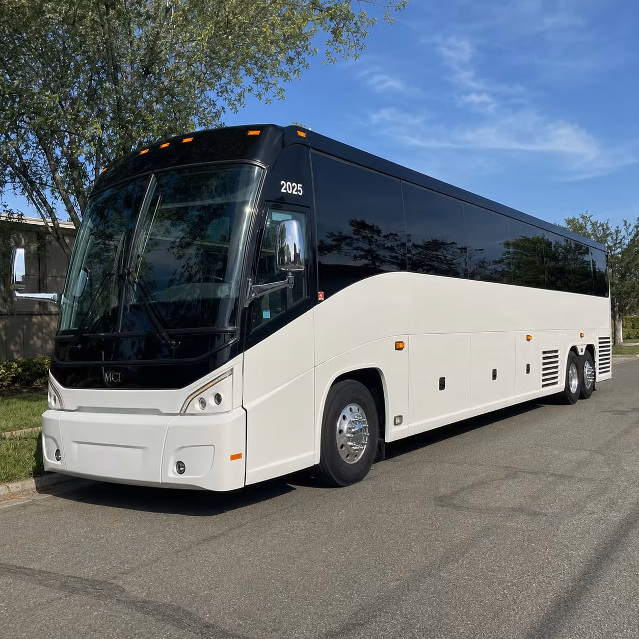 sterling heights groups heading to chicago long distance bus transportation made easy